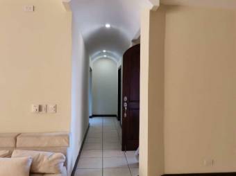 Se vende espaciosa casa en condominio de Ulloa en Heredia 23-1579