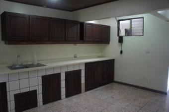 Se vende casa con amplio lote de 773m2 en San Rafael de Heredia 23-1609