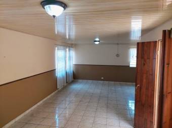 Se vende amplia casa con uso de suelo mixto en Santa bárbara de Heredia 23-2999