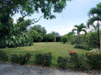 Se vende amplia quinta con 4,661m2 de lote en  La Garita de Alajuela 24-930