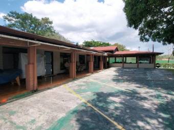 Se vende amplia quinta con 4,661m2 de lote en  La Garita de Alajuela 24-930