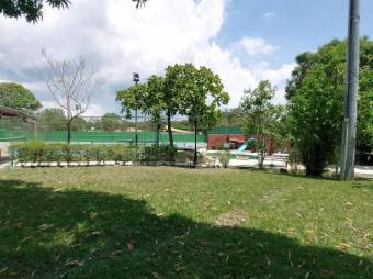 Se vende amplia quinta con 4,661m2 de lote en  La Garita de Alajuela 24-930