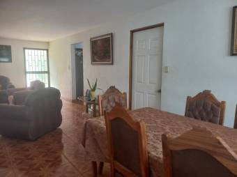 Se vende casa con amplio terreno de 3,824m2 en San pedro de Barva 24-9