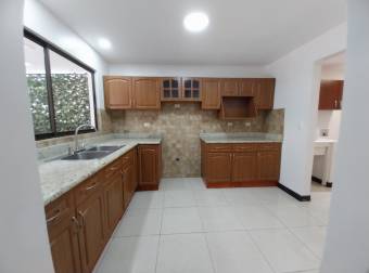 HOUSE FOR SALE IN CONDOMINIUM IN ALAJUELA