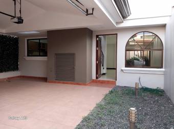 HOUSE FOR SALE IN CONDOMINIUM IN ALAJUELA