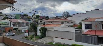 Se vende moderna y espaciosa casa en exclusiva zona de Rhormoser 24-970