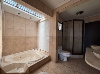 Casa con Apartamento en san Vicente, Moravia, San Jose