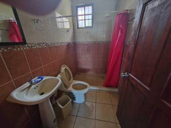 Se alquila espaciosa casa con piscina en Trinidad Vieja 25-1752