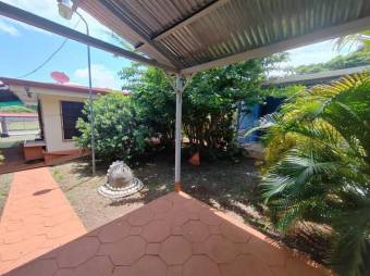 Se alquila espaciosa casa con piscina en Trinidad Vieja 25-1752