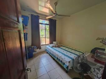 Se alquila espaciosa casa con piscina en Trinidad Vieja 25-1752