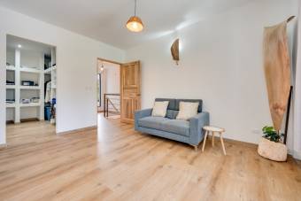 Elegante propiedad ubicada en Refundores, a solo 1,6 km de la playa de Tamarindo Elegante propiedad ubicada en Refundores, a solo 1,6 km de la playa de Tamarindo