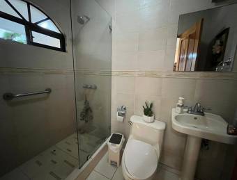 LARGE HOUSE FOR SALE IN RESIDENTIAL SANTA ANA 4 BEDROOMS 2 FLOORS LARGE HOUSE FOR SALE IN RESIDENTIAL SANTA ANA 4 BEDROOMS 2 FLOORS