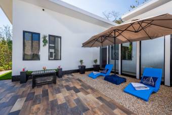 Encantadora propiedad europea con piscina y vista panorámica en comunidad privada cerca de Tamarindo