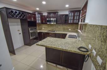 ESCAZU GUACHIPELIN VENDO CASA $275.000