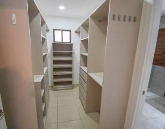 ESCAZU GUACHIPELIN VENDO CASA $275.000