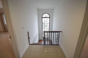 ESCAZU GUACHIPELIN VENDO CASA $275.000