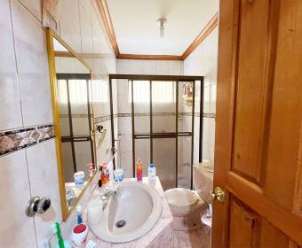 Casa a la venta en Trejos Montealegre en San Rafael de Escazú.