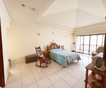 Casa a la venta en Trejos Montealegre en San Rafael de Escazú.