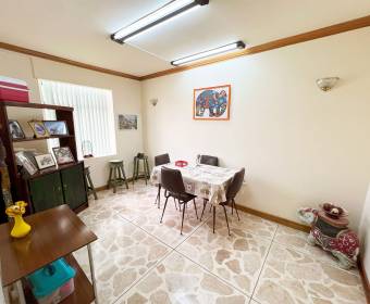 Casa a la venta en Trejos Montealegre en San Rafael de Escazú.