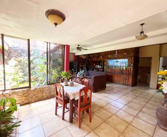 House for sale in open residential located in Heredia.