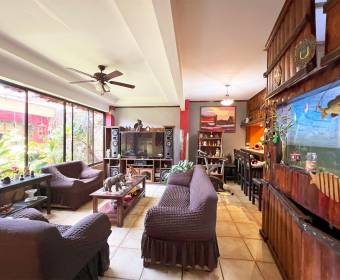 House for sale in open residential located in Heredia.