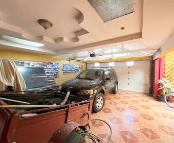 House for sale in open residential located in Heredia.