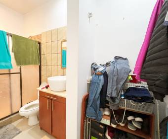 Dos casas a la venta en  residencial La Itaba en Curridabat, San José.