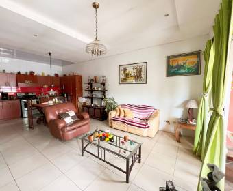 Dos casas a la venta en  residencial La Itaba en Curridabat, San José.