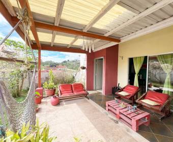 Dos casas a la venta en  residencial La Itaba en Curridabat, San José.