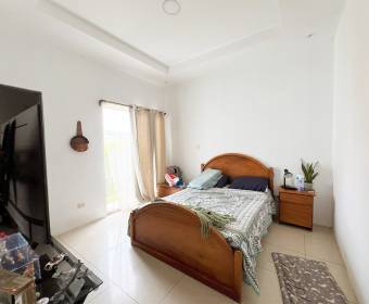 Dos casas a la venta en  residencial La Itaba en Curridabat, San José.