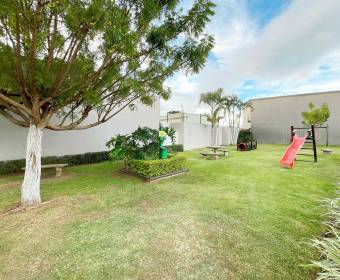 Beautiful second-floor apartment for sale located in a condominium in San Francisco, Heredia. Beautiful second-floor apartment for sale located in a condominium in San Francisco, Heredia.