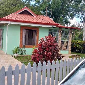 La Casa Perfecta Para Tu Familia Espera Por Ti.