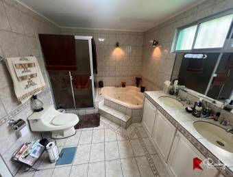 Fantastica propiedad con excelente ubicación 1107m2