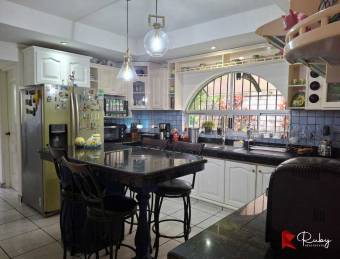 Fantastica propiedad con excelente ubicación 1107m2