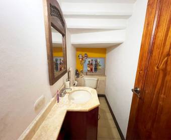 Casa a la venta en condominio ubicado en Guayabos de Curridabat. Casa a la venta en condominio ubicado en Guayabos de Curridabat.