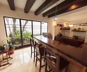 Casa a la venta en condominio ubicado en Guayabos de Curridabat. Casa a la venta en condominio ubicado en Guayabos de Curridabat.