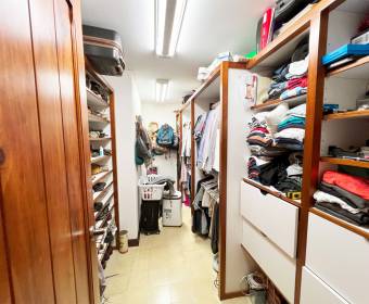 Casa a la venta en condominio ubicado en Guayabos de Curridabat. Casa a la venta en condominio ubicado en Guayabos de Curridabat.