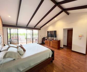 Casa a la venta en condominio ubicado en Guayabos de Curridabat. Casa a la venta en condominio ubicado en Guayabos de Curridabat.