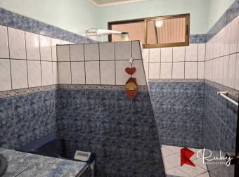 ¡Espacio, comodidad y versatilidad en el corazón de Guápiles! 