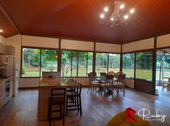 En Venta $225,000 en Guapiles  Amueblada 