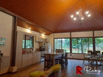 En Venta $250,000 en Guapiles  Amueblada 