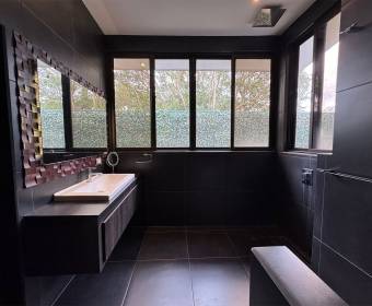 Casas a la venta en San Rafael de Escazú.