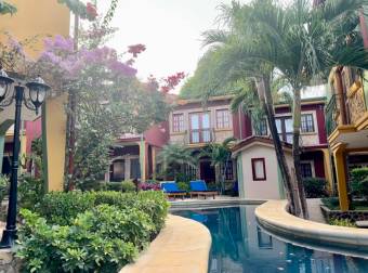 Bright and Comfortable Apartment in Central Tamarindo