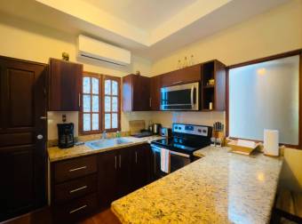 Bright and Comfortable Apartment in Central Tamarindo