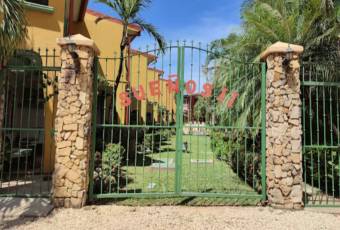 Bright and Comfortable Apartment in Central Tamarindo