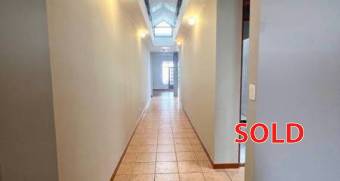 Escazu casa en alquiler $2.000 /1 piso, jardin, terraza