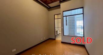 Escazu casa en alquiler $2.000 /1 piso, jardin, terraza