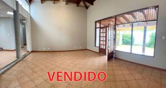 Escazu casa en alquiler $2.000 /1 piso, jardin, terraza