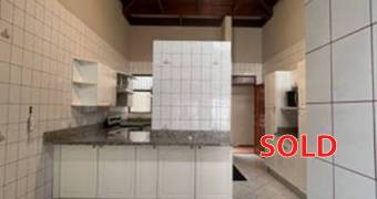 Escazu casa en alquiler $2.000 /1 piso, jardin, terraza