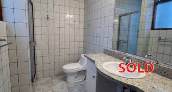 Escazu casa en alquiler $2.000 /1 piso, jardin, terraza